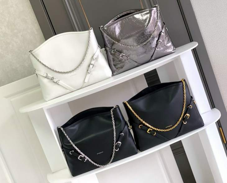 Picture of Givenchy Handbags _SKUfw240169627fw
